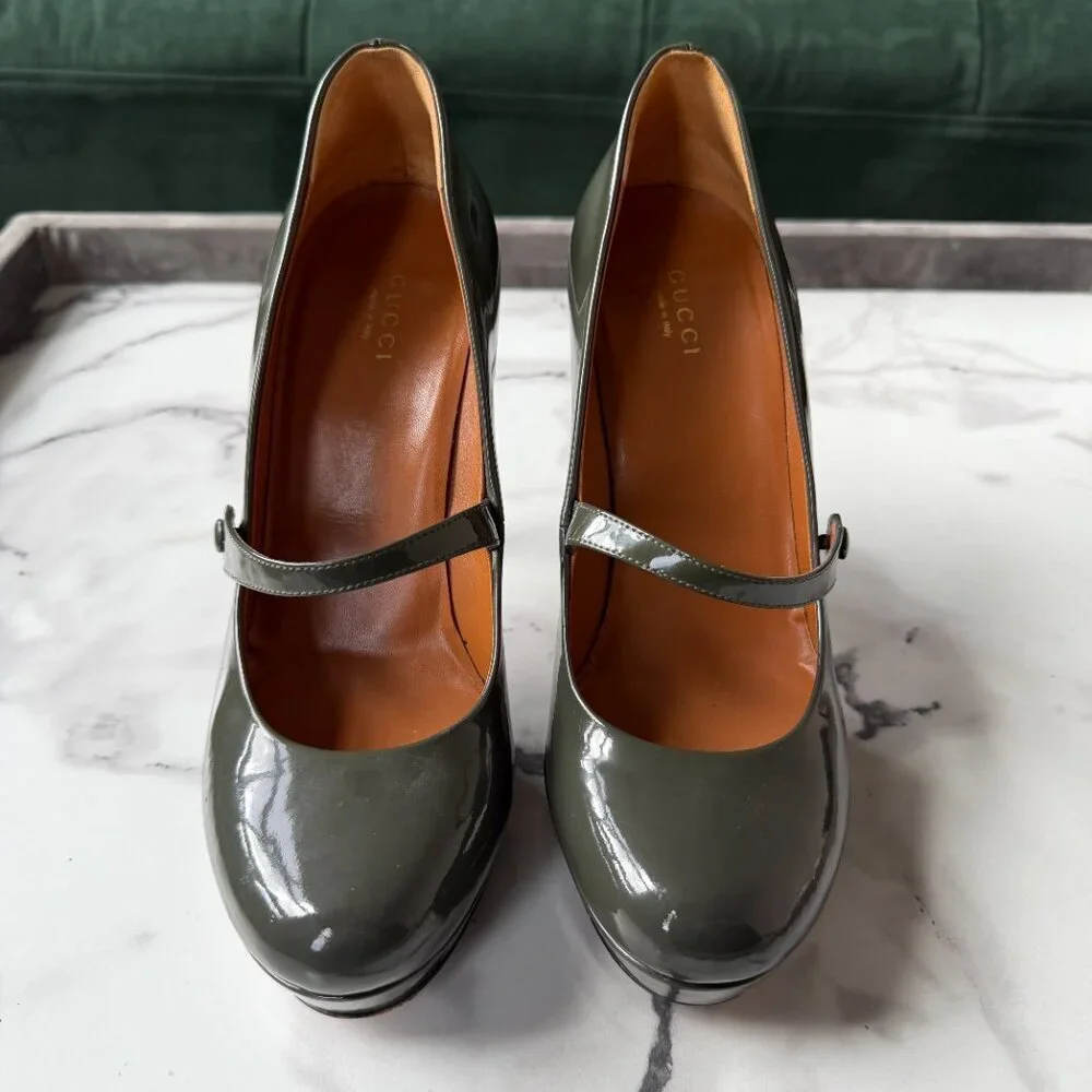 Gucci Vernice Crystal Betty Mary-Jane Platform Pumps Size 38.5